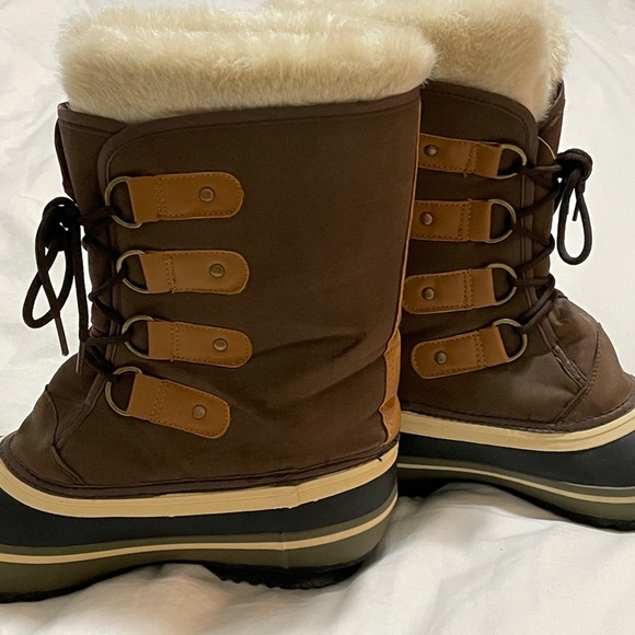 Winter Boots with Removable Liner Size 9 - Picture 5 of 6
